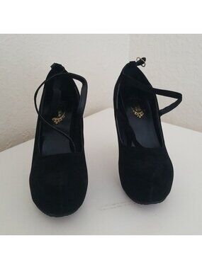 Black High Heeled Shoes